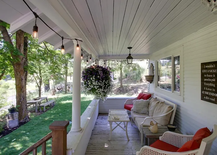 Modern Farmhouse W/ Movie Room - 6 Mi To Lake!