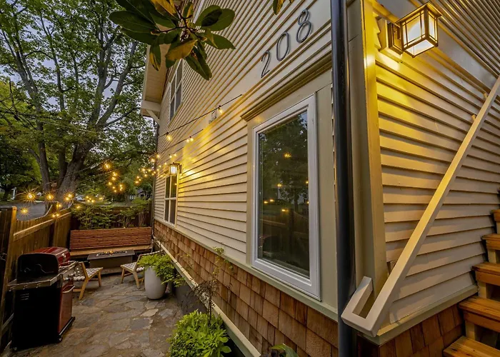 The 208 Guest House