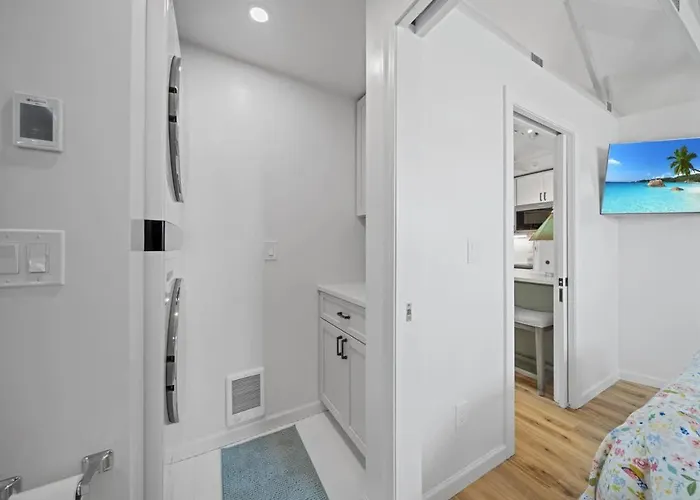 Private Cottage On Annie